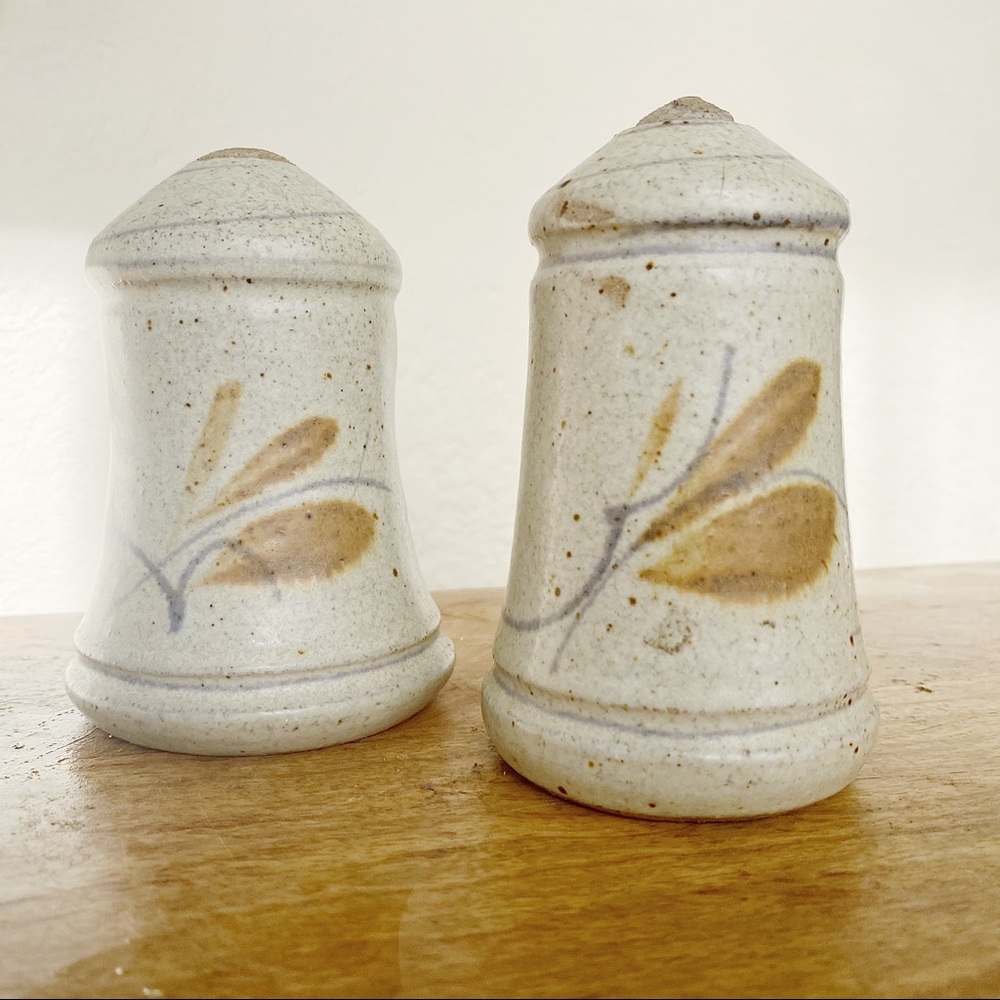 VINTAGE HANDMADE STUDIO POTTERY S + P SHAKER